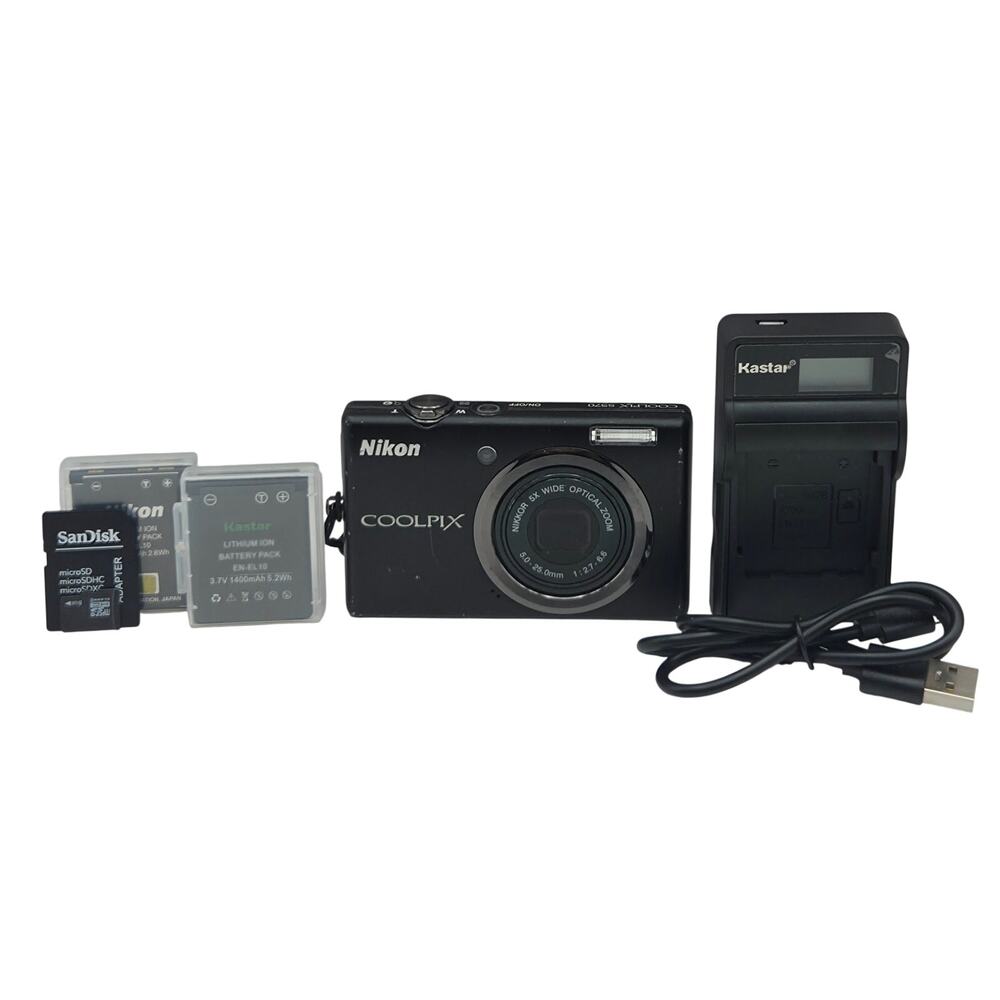 Nikon Coolpix S570 12MP Digital Camera 8GB SD 3 Batteries Charger Tested Working